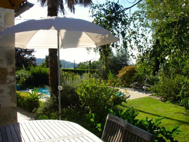 Bed and Breakfast La Petite Provence De Touron Pujols  Екстер'єр фото